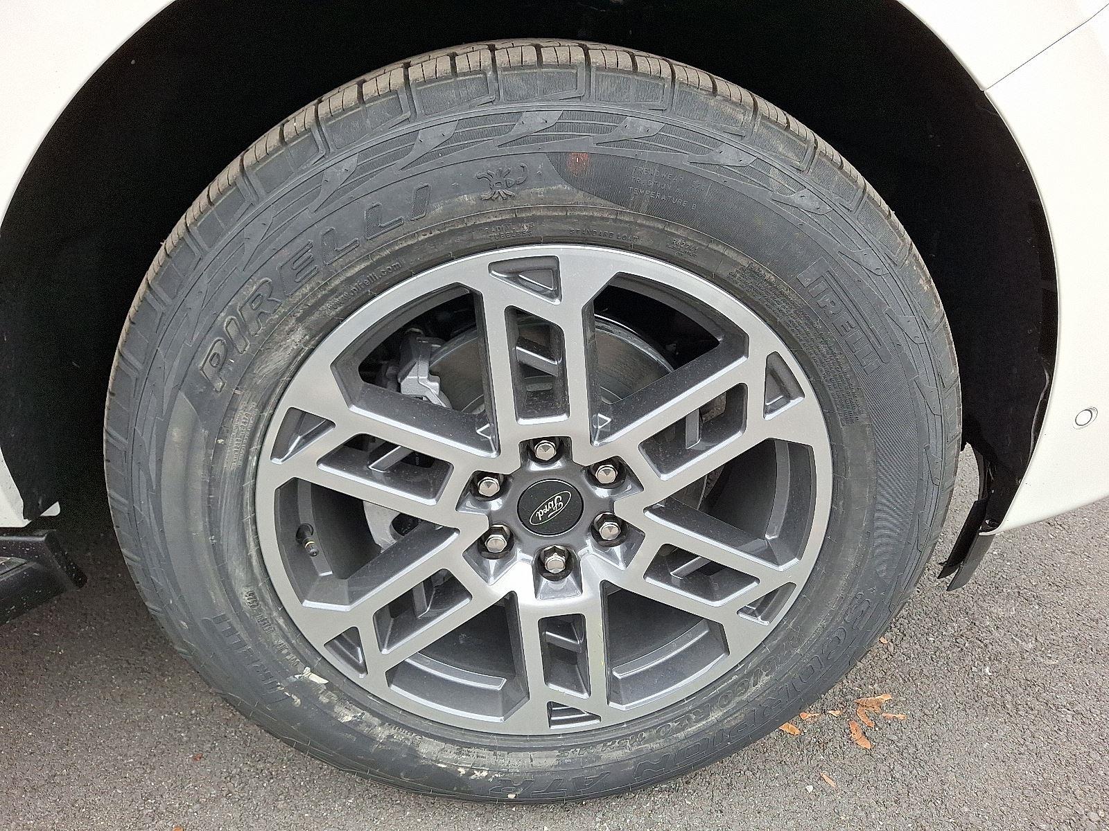 2025 Ford Expedition photo 4