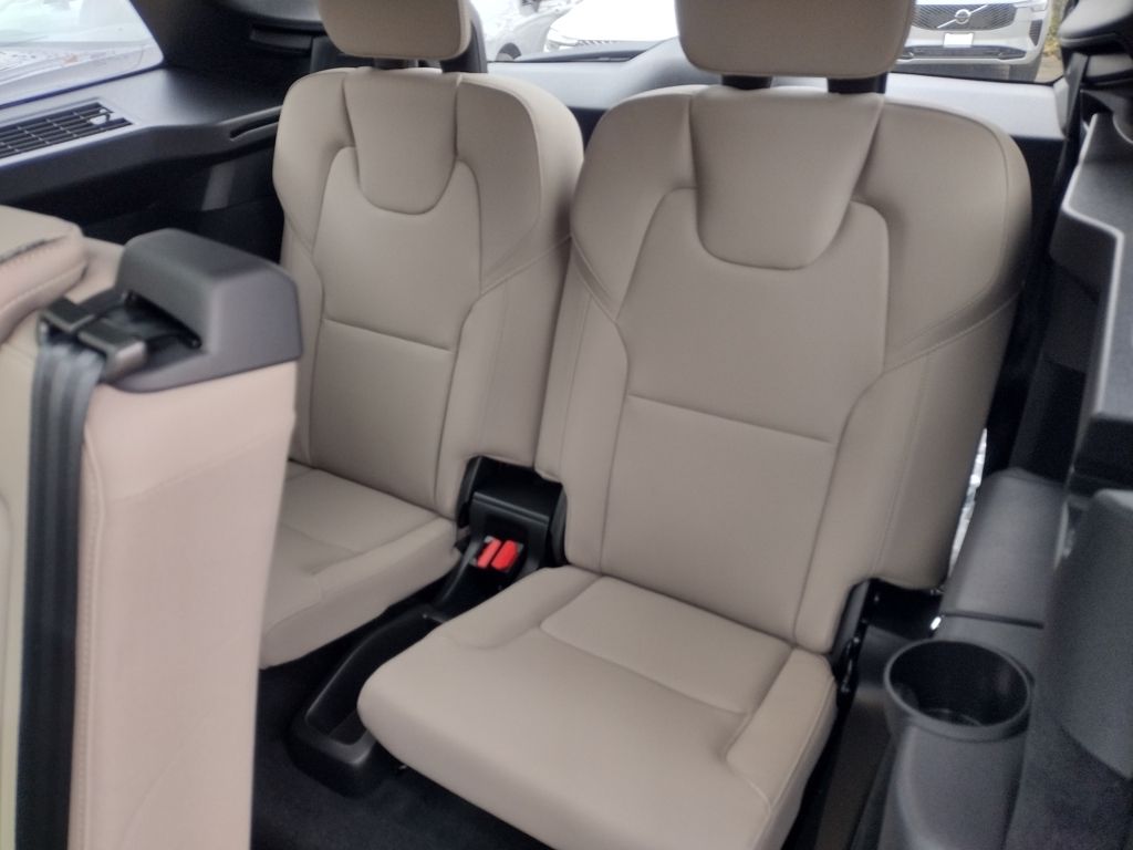 2026 VOLVO XC90 - Image 22
