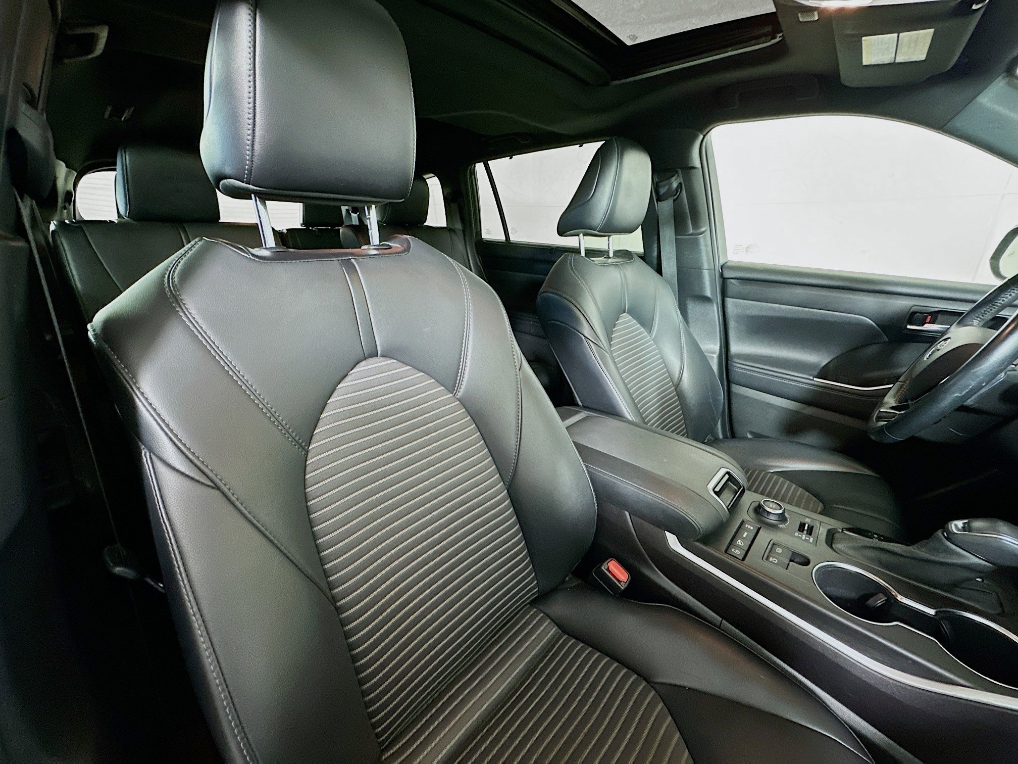 2021 Toyota Highlander XSE photo 23