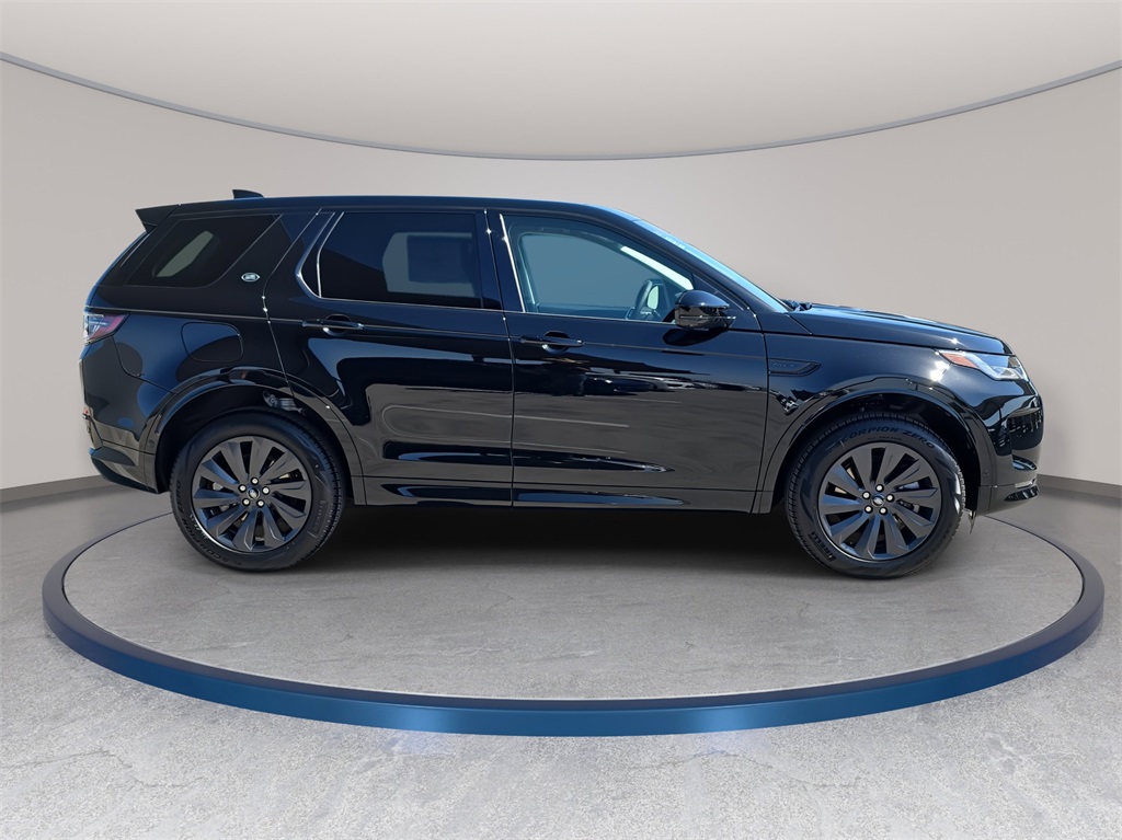 2025 Land Rover Discovery Sport S photo 3