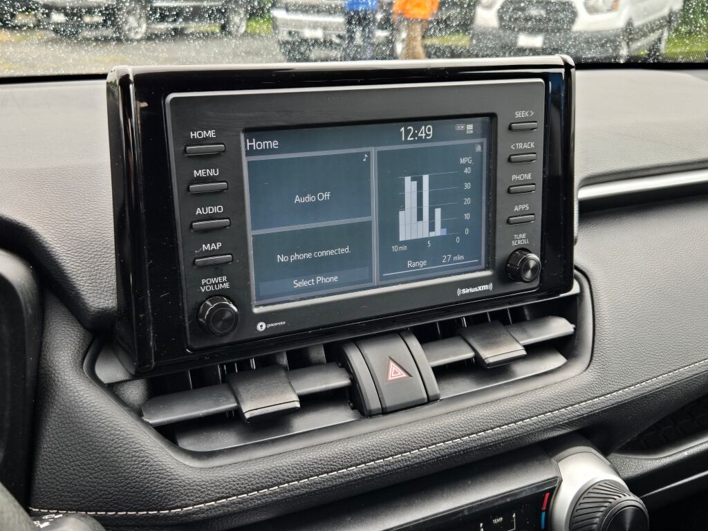 2021 Toyota RAV4 LE photo 22