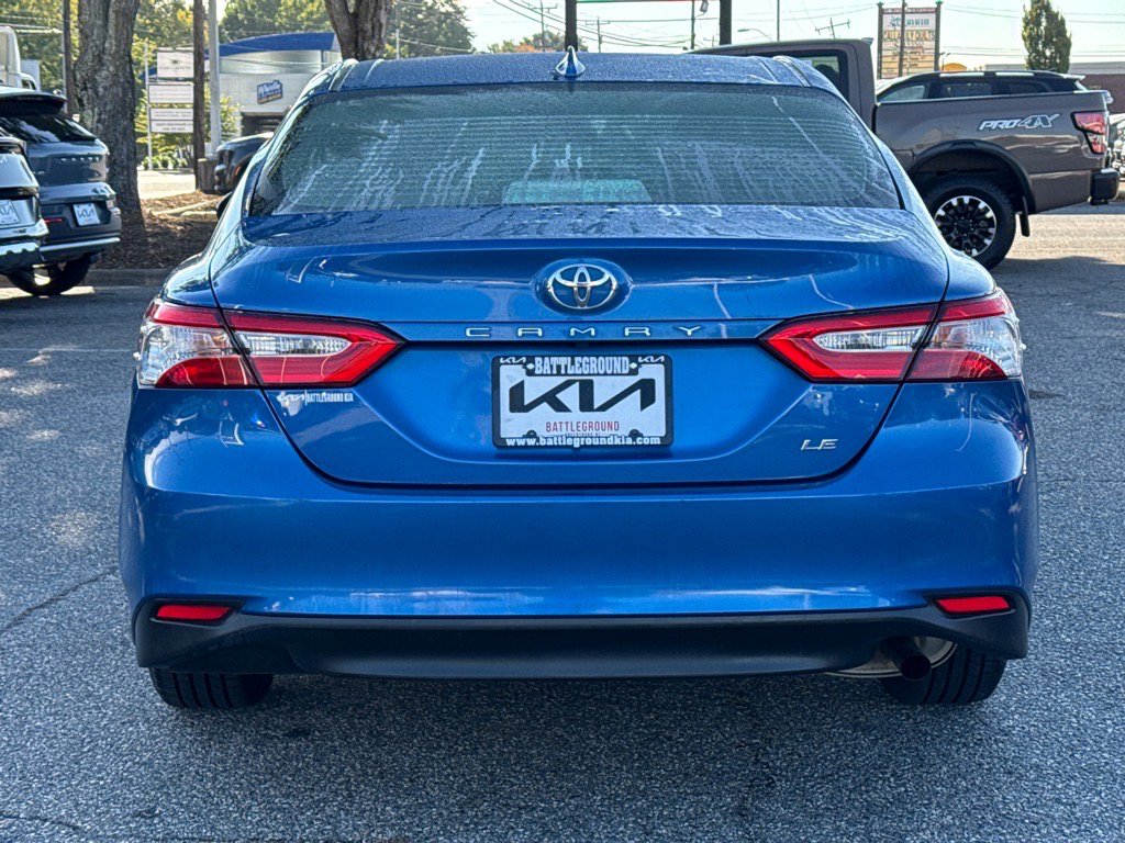 2019 Toyota Camry SE XLE photo 19