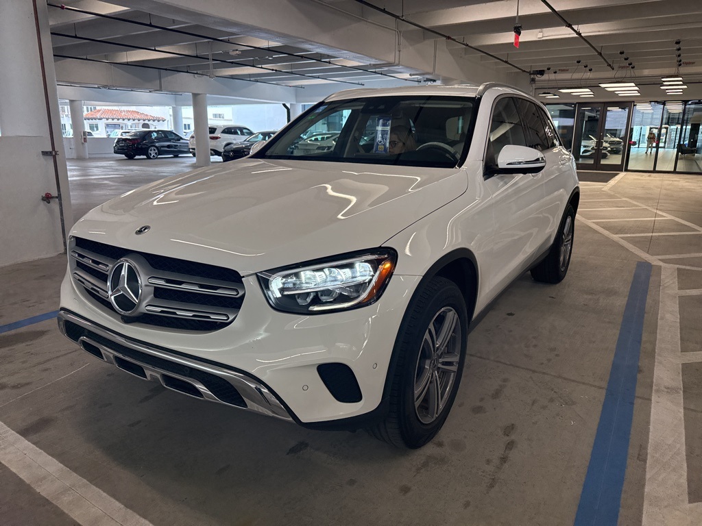 2022 Mercedes Benz GLC 300 photo 3