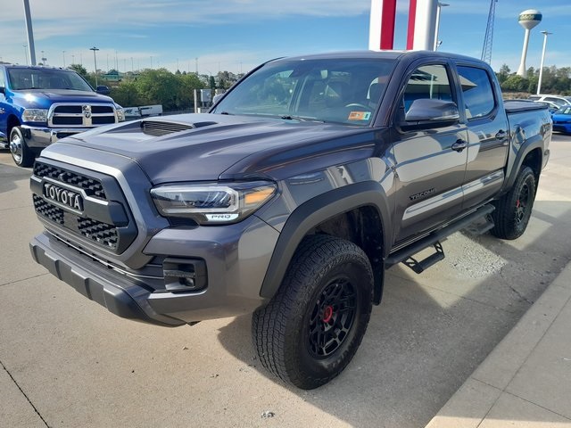2023 Toyota Tacoma SR5 photo 3
