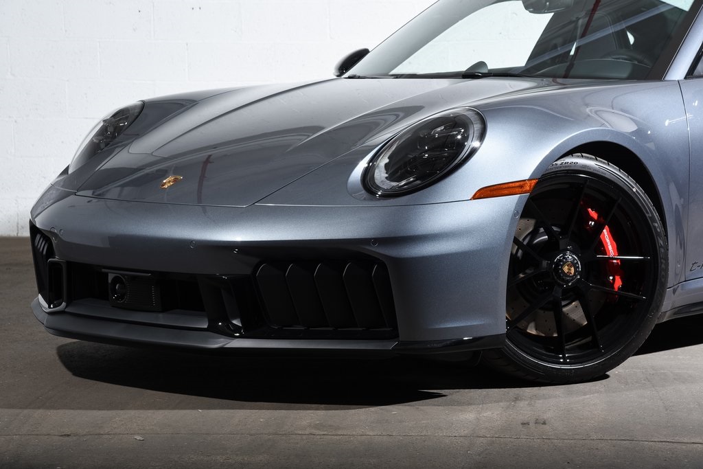 2026 Porsche 911 Coupe GTS photo 18
