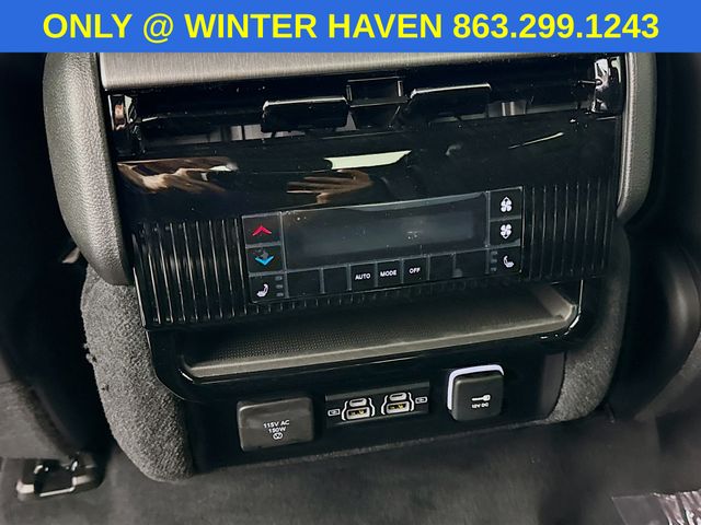 2025 Jeep Wagoneer L Series II Carbide photo 25