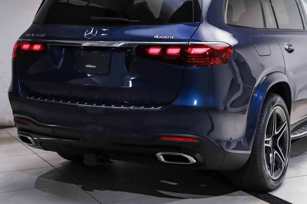2025 Mercedes Benz GLS 450 4MATIC photo 2