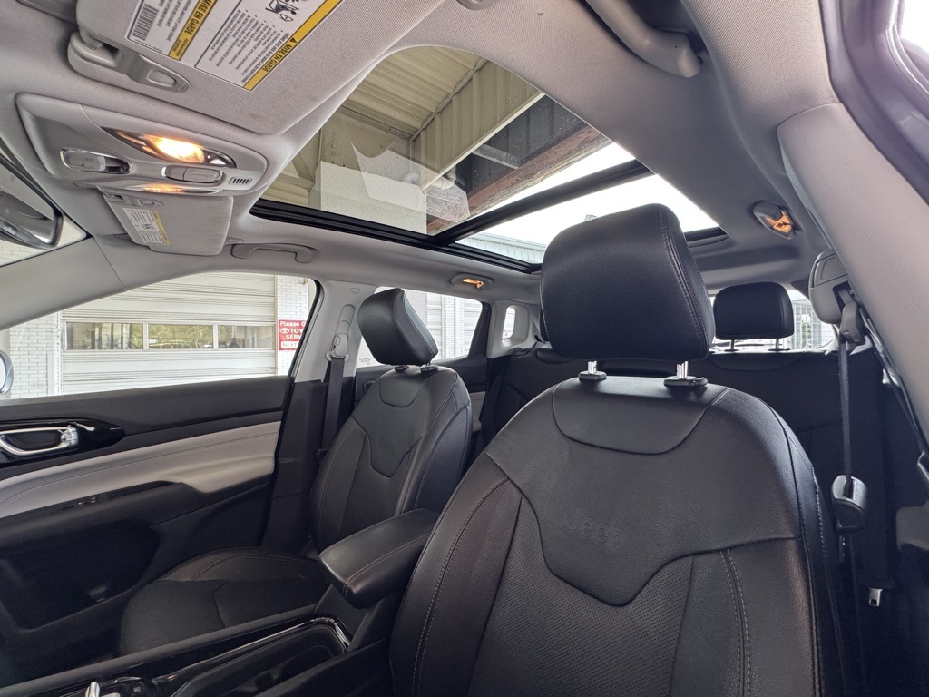 2022 Jeep Compass Limited photo 12