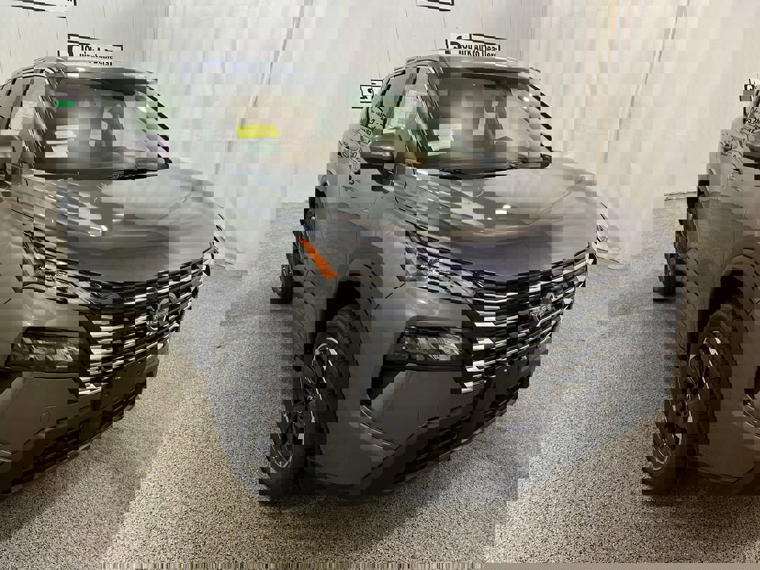 2026 Nissan Rogue SV's photo