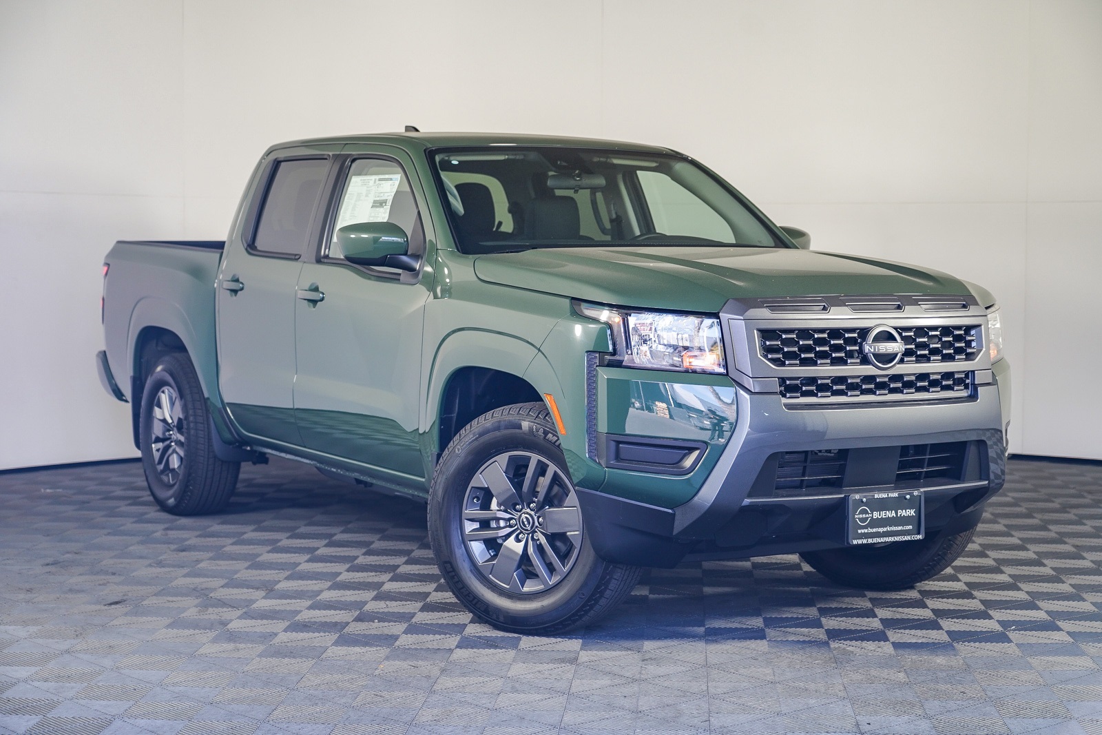2025 Nissan Frontier SV's photo