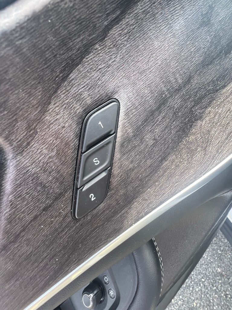 2025 Jeep Grand Cherokee Limited photo 13