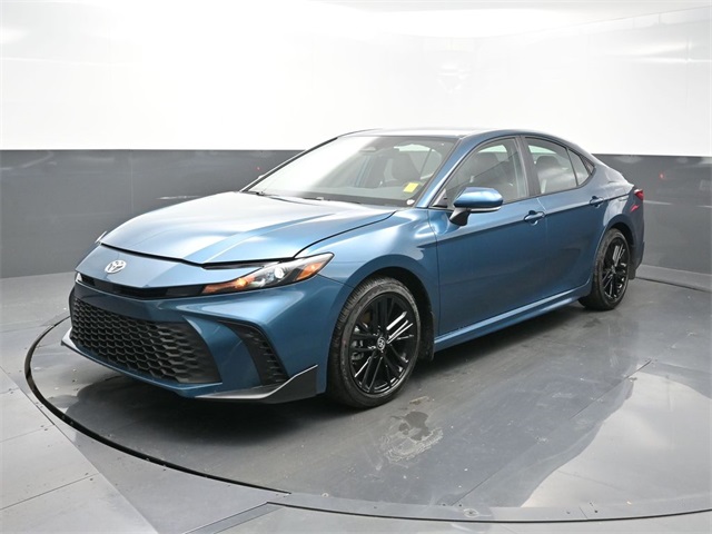 2026 Toyota Camry SE photo 3