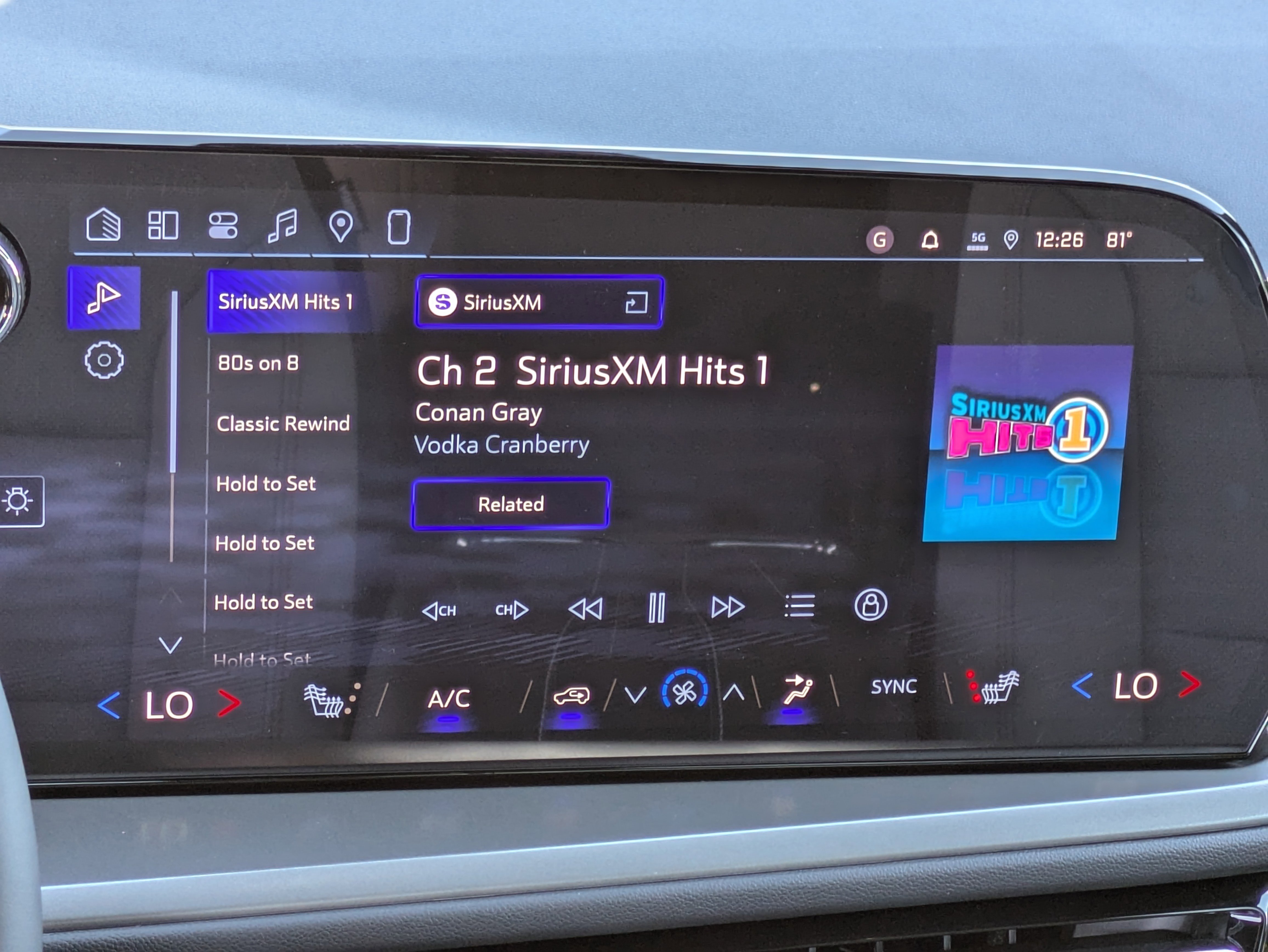 2026 Chevrolet Traverse photo 4