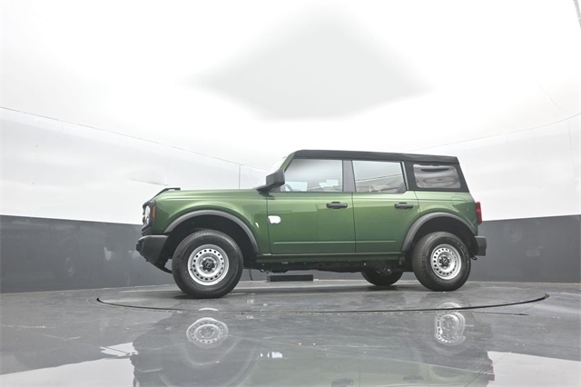 2025 Ford Bronco Base photo 21