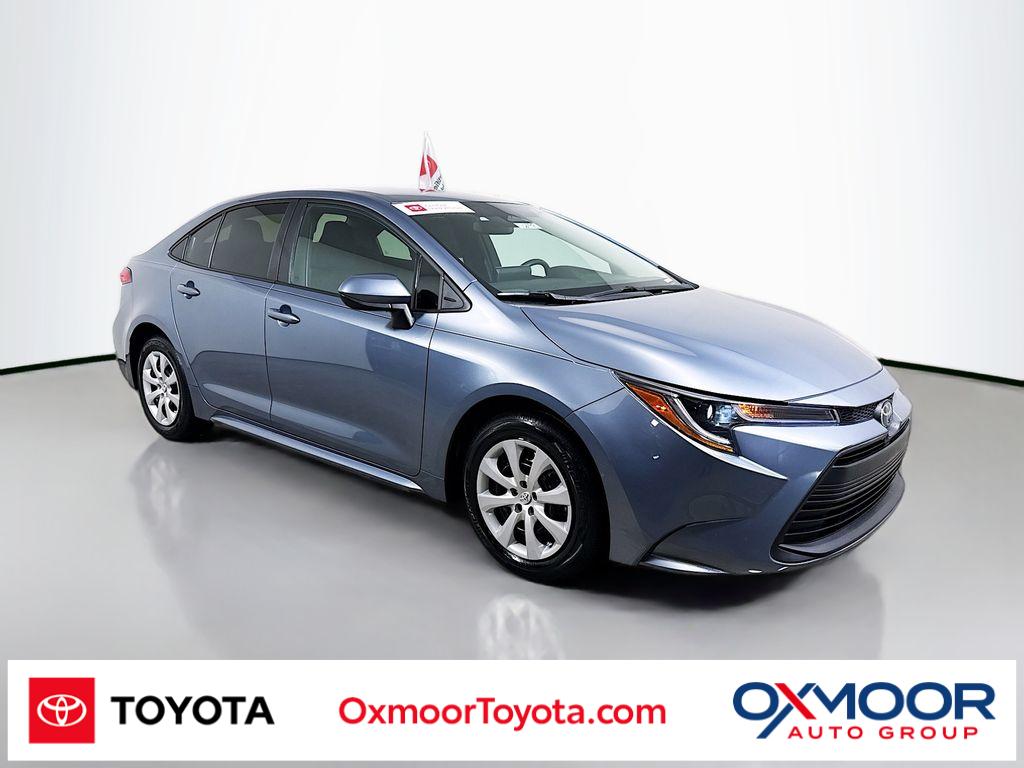 2024 Toyota Corolla LE's photo