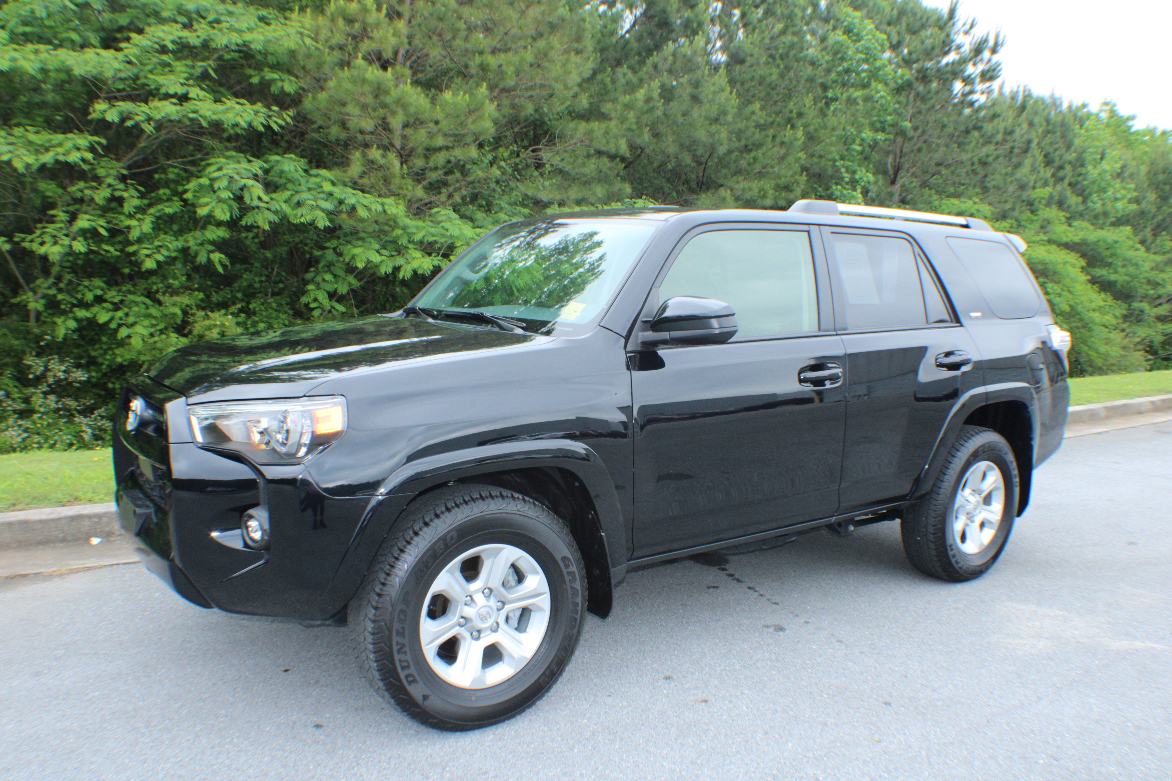 2024 Toyota 4Runner SR5 photo 4