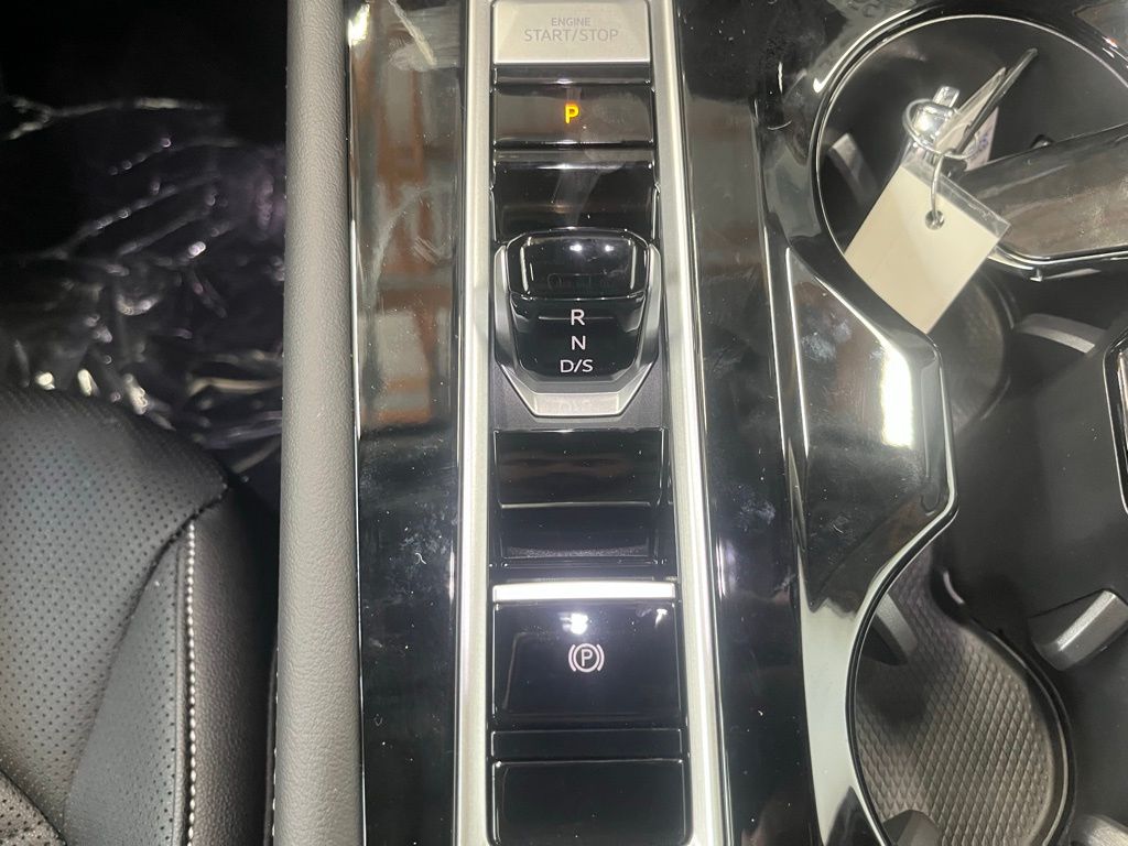 2025 Volkswagen Atlas SE Technology photo 15
