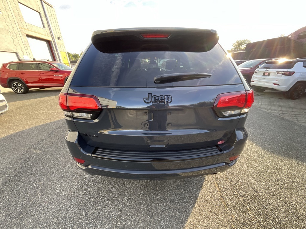 2018 Jeep Grand Cherokee Altitude photo 2