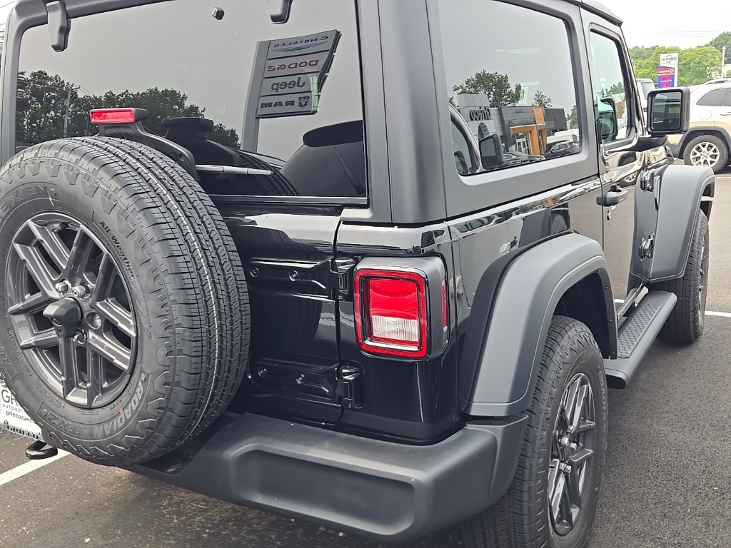 2025 Jeep Wrangler Sport S photo 7