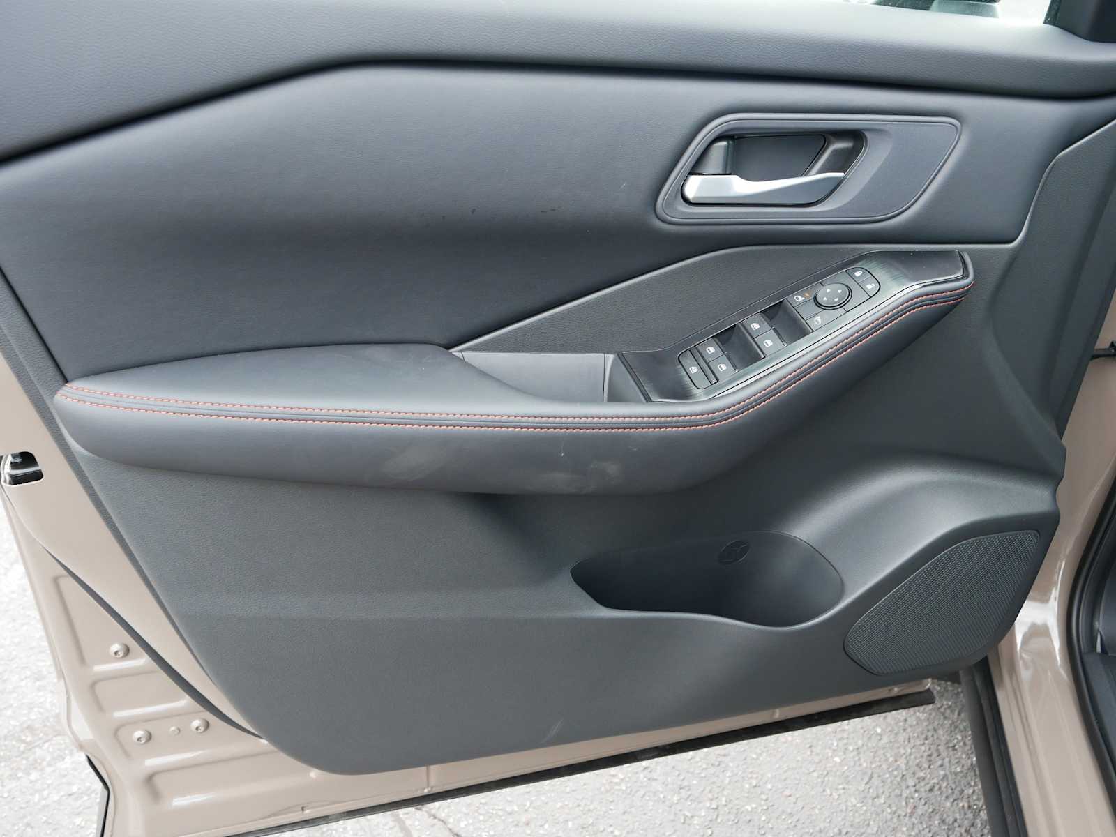 2026 Nissan Rogue SV photo 11