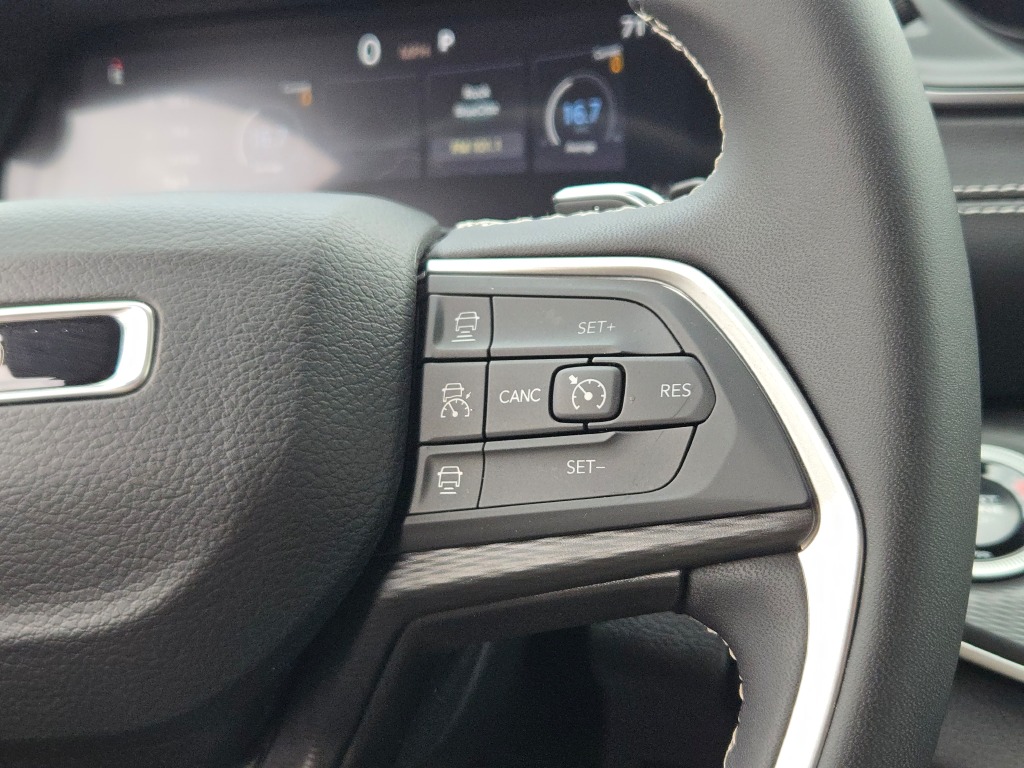 2024 Jeep Grand Cherokee Laredo photo 32