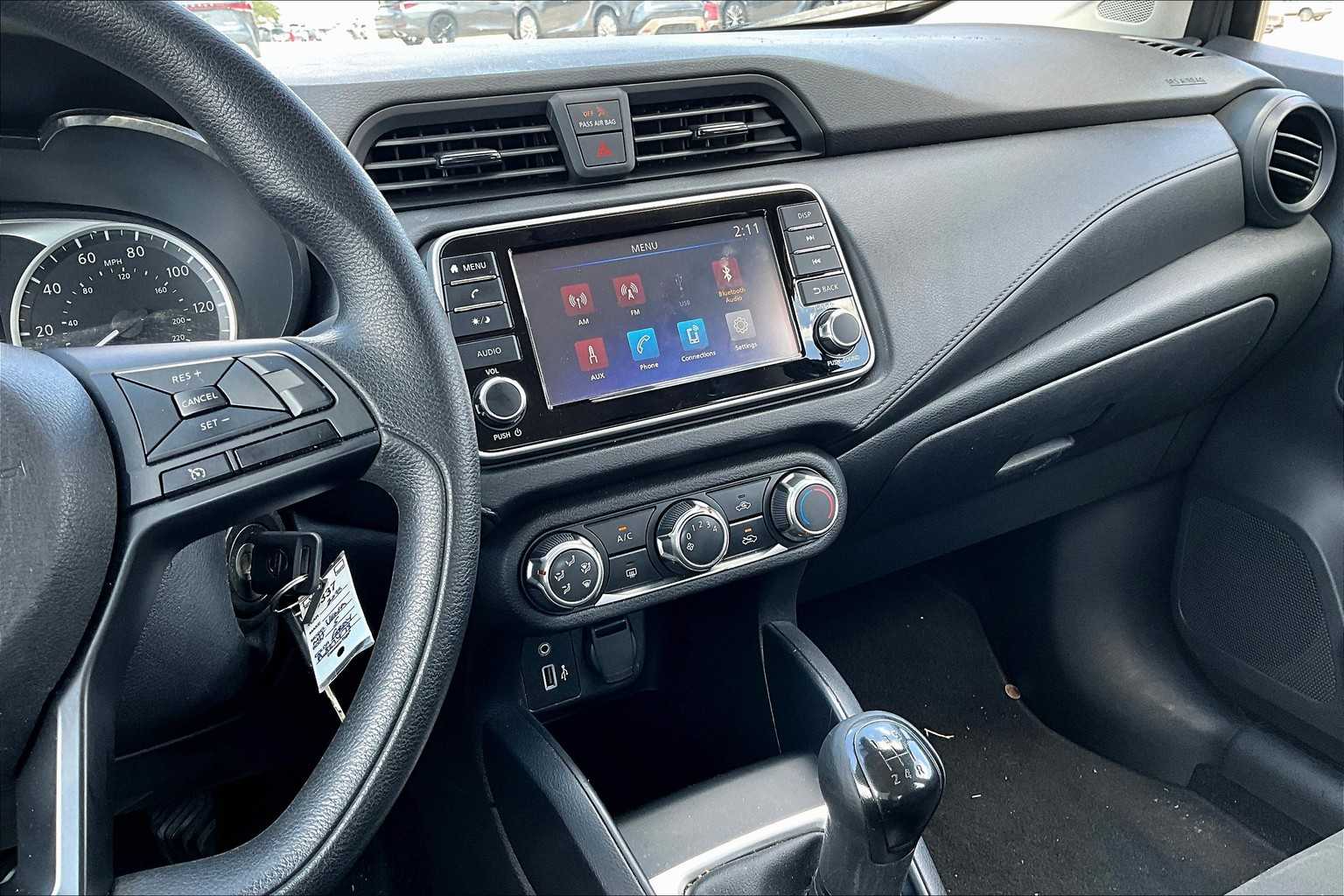 2023 Nissan Versa S photo 6
