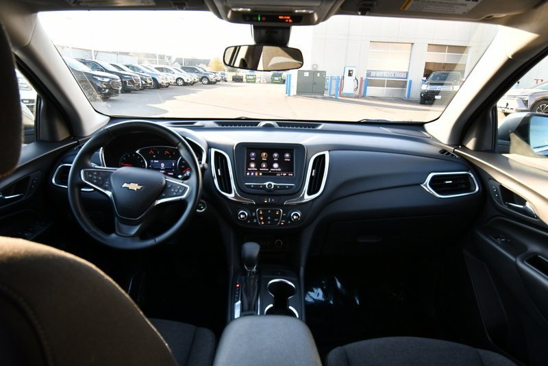 2024 Chevrolet Equinox LT photo 3