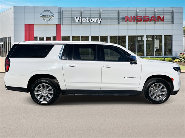 2023 Chevrolet Suburban Premier photo 2