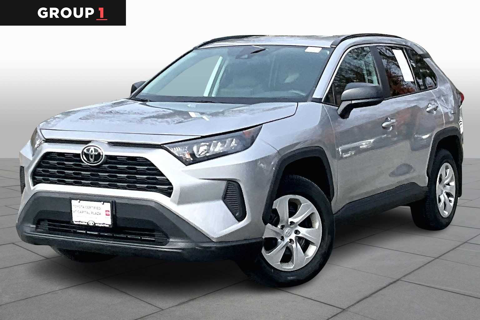 2021 Toyota RAV4 LE's photo
