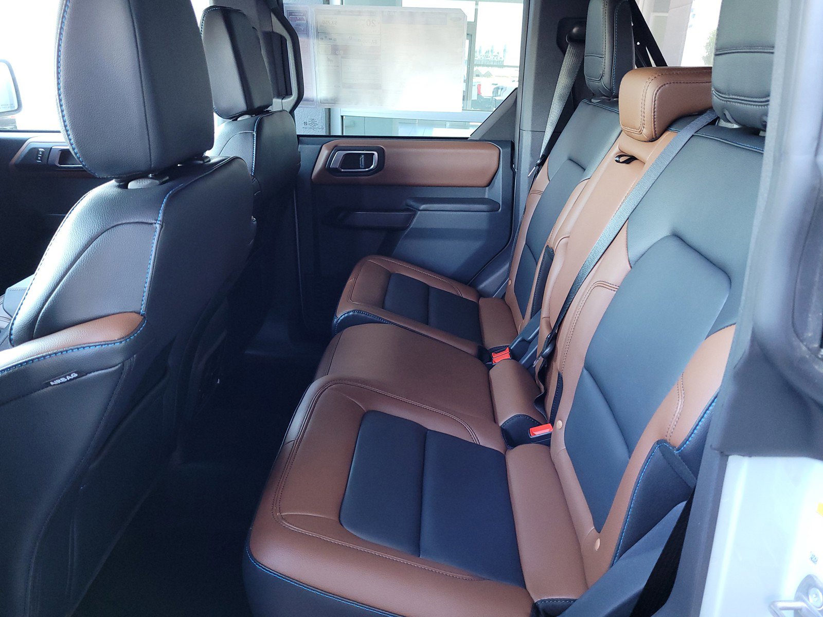 2024 Ford Bronco Outer Banks photo 4