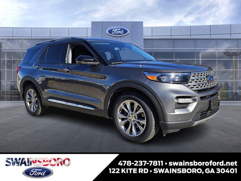 2023 Ford Explorer Limited's photo