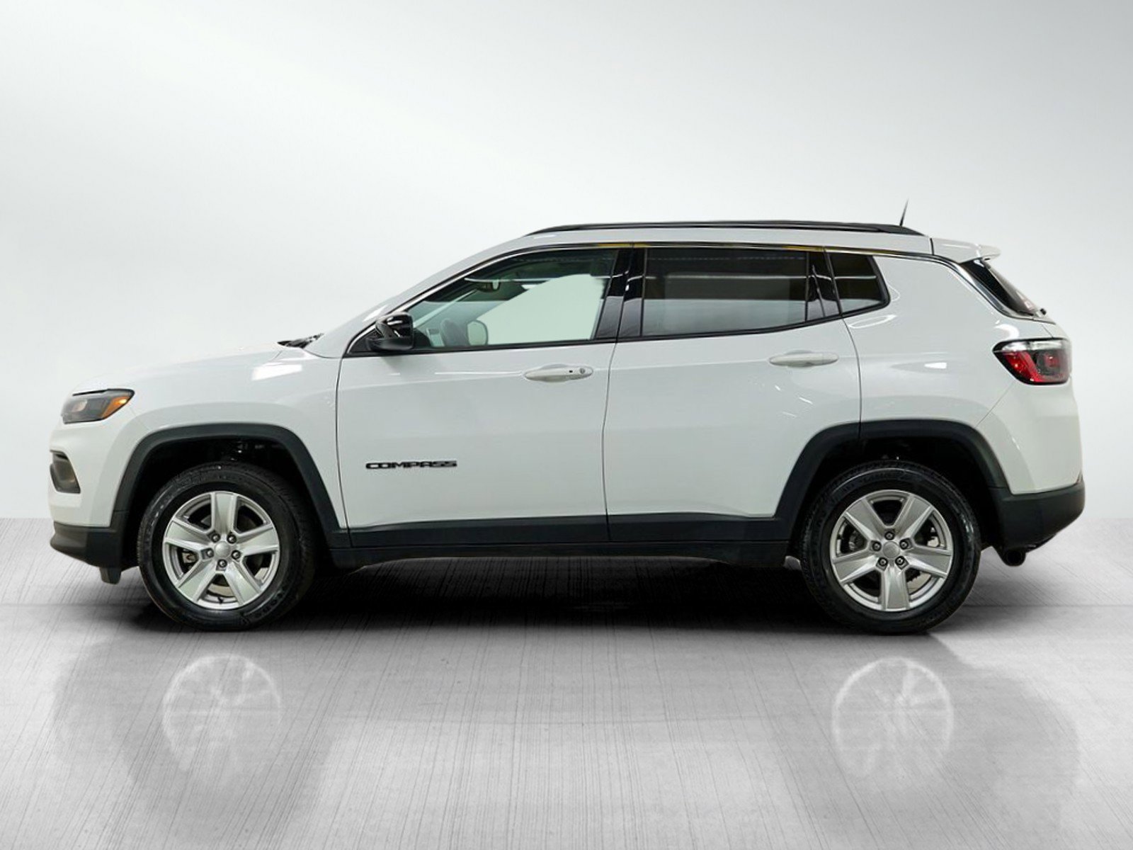 Used 2022 Jeep Compass Latitude with VIN 3C4NJDBB8NT148822 for sale in White Bear Lake, Minnesota