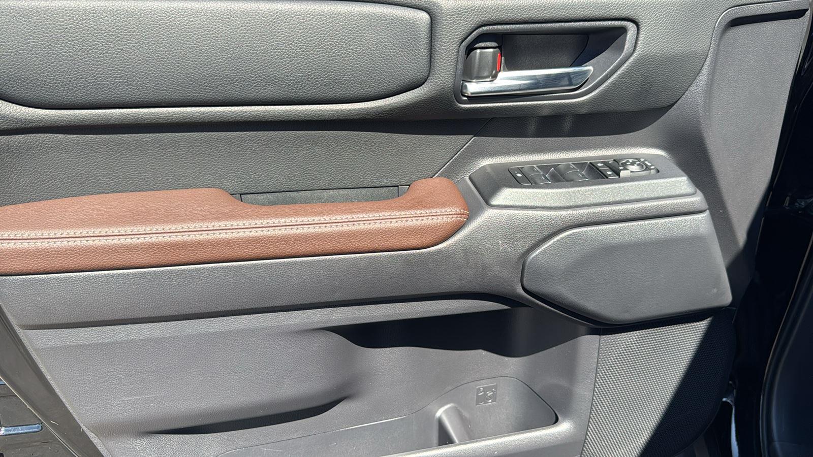 2025 Toyota Land Cruiser Base photo 11