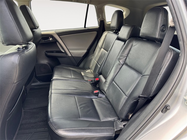 2017 Toyota RAV4 XLE photo 13