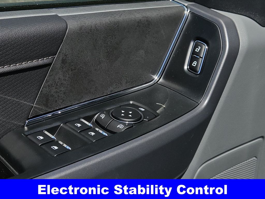 2025 Ford F-150 XLT photo 25