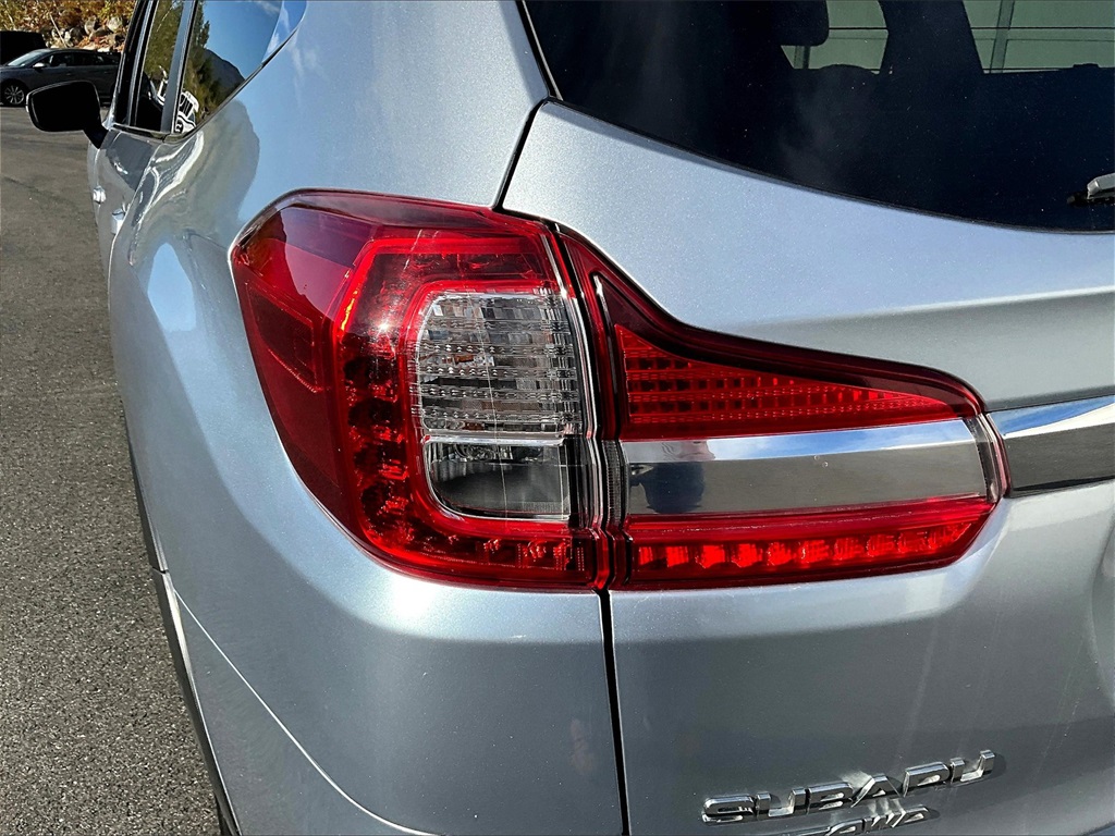 2022 Subaru Ascent Limited photo 32