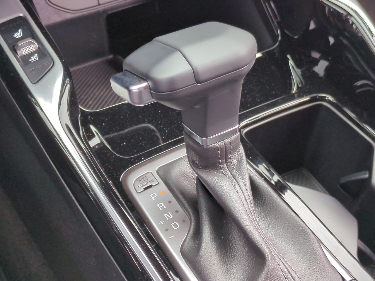 2025 Kia Sorento X-Line SX Prestige photo 10