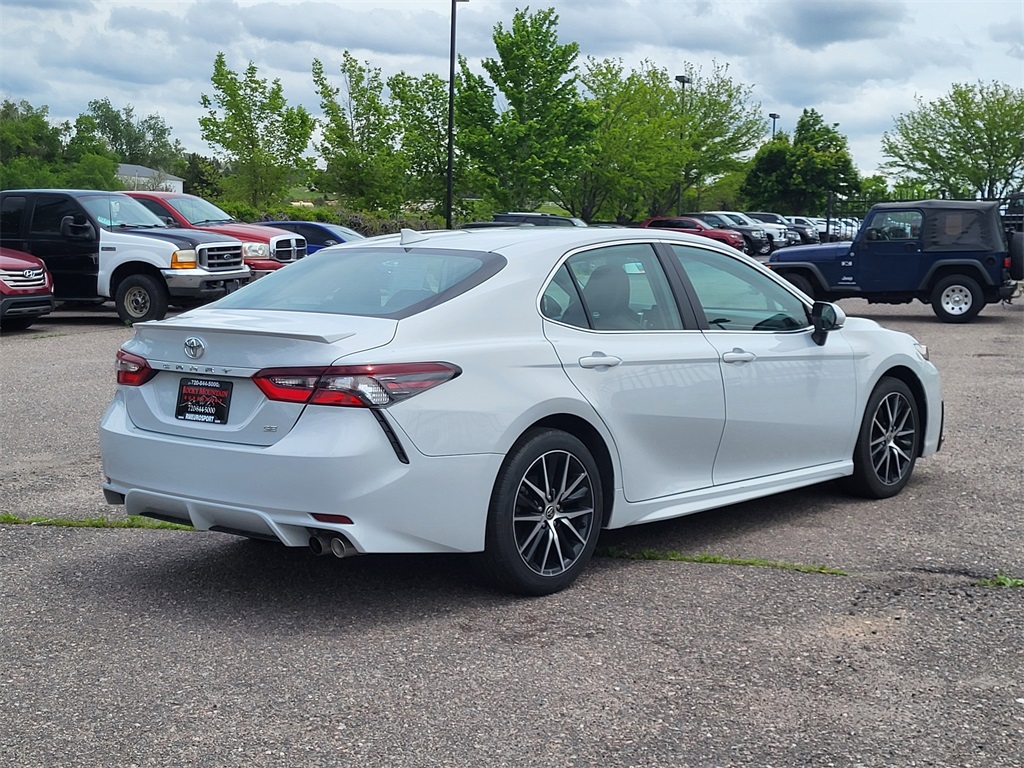 2023 Toyota Camry SE photo 4