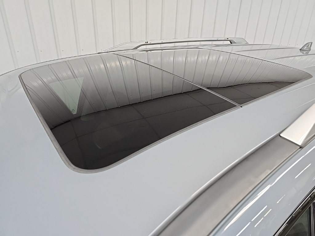 2023 Nissan Pathfinder Platinum photo 11
