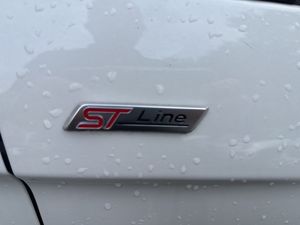 2022 Ford Edge ST photo 5