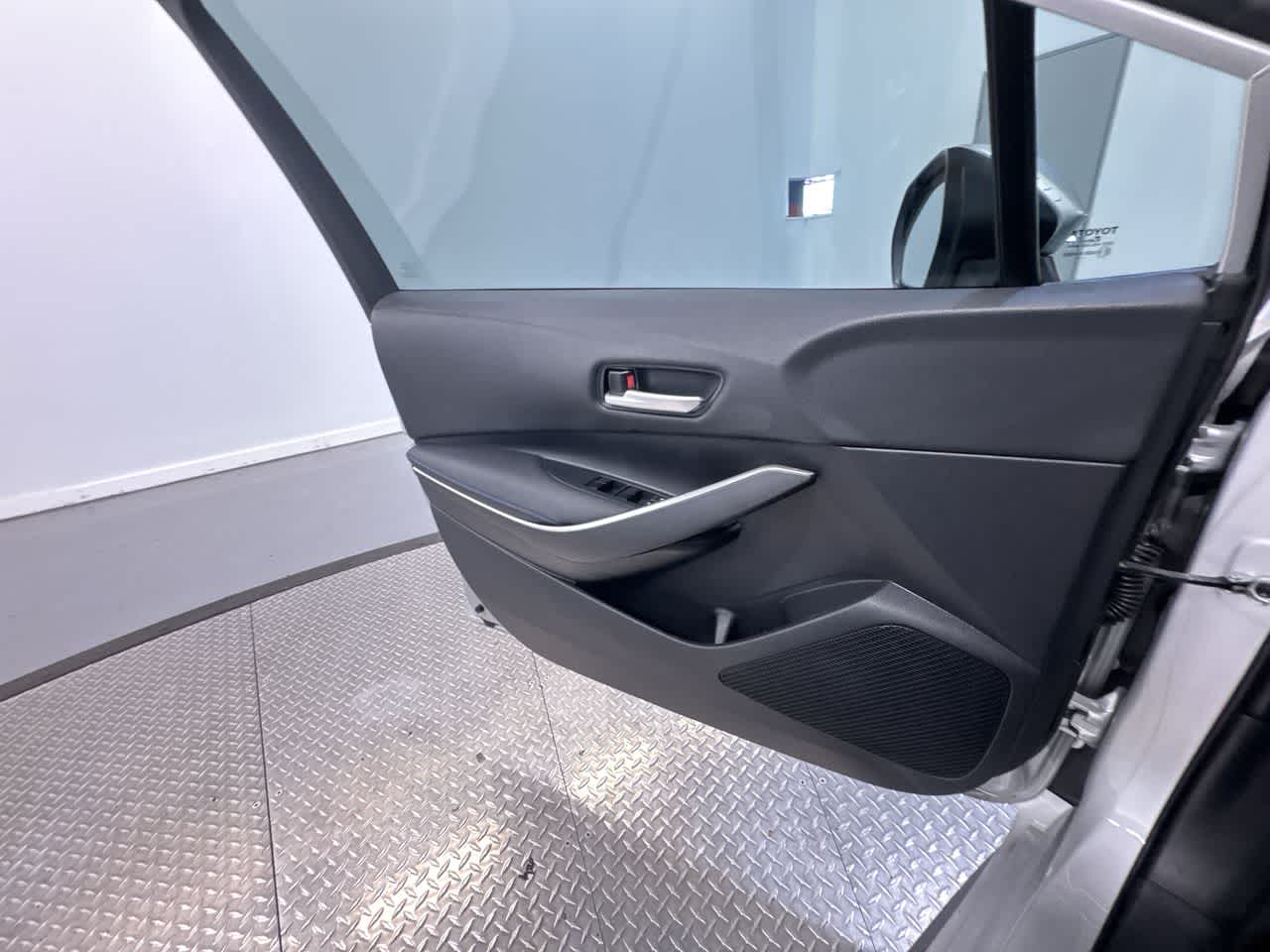 2022 Toyota Corolla SE photo 31
