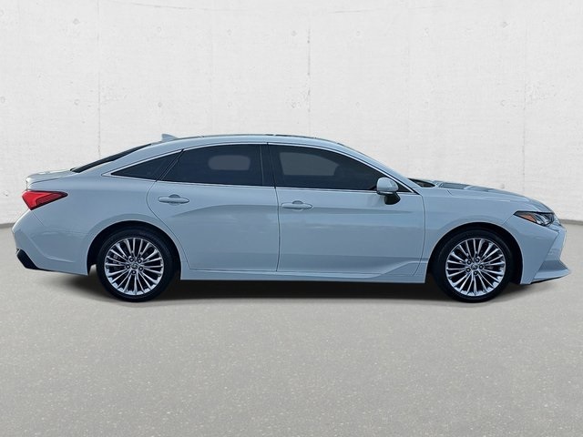 2022 Toyota Avalon Hybrid Limited photo 4