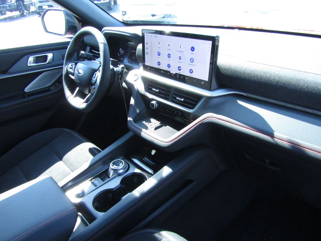 2025 Ford Explorer ST photo 29