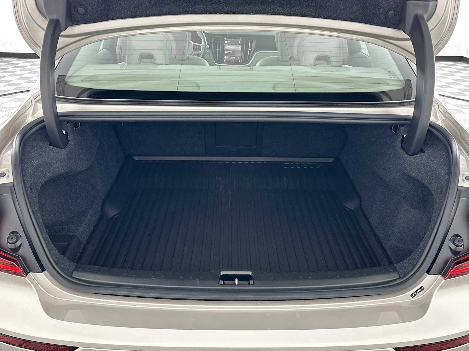 2025 Volvo S60 B5 Core photo 23