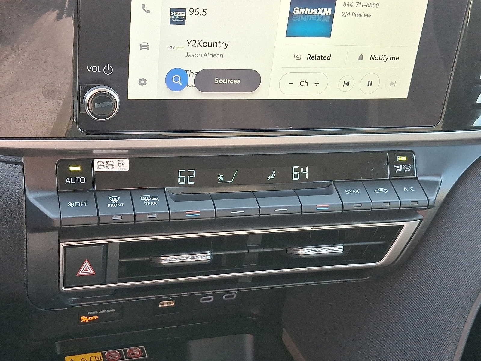 2025 Toyota Camry LE photo 12