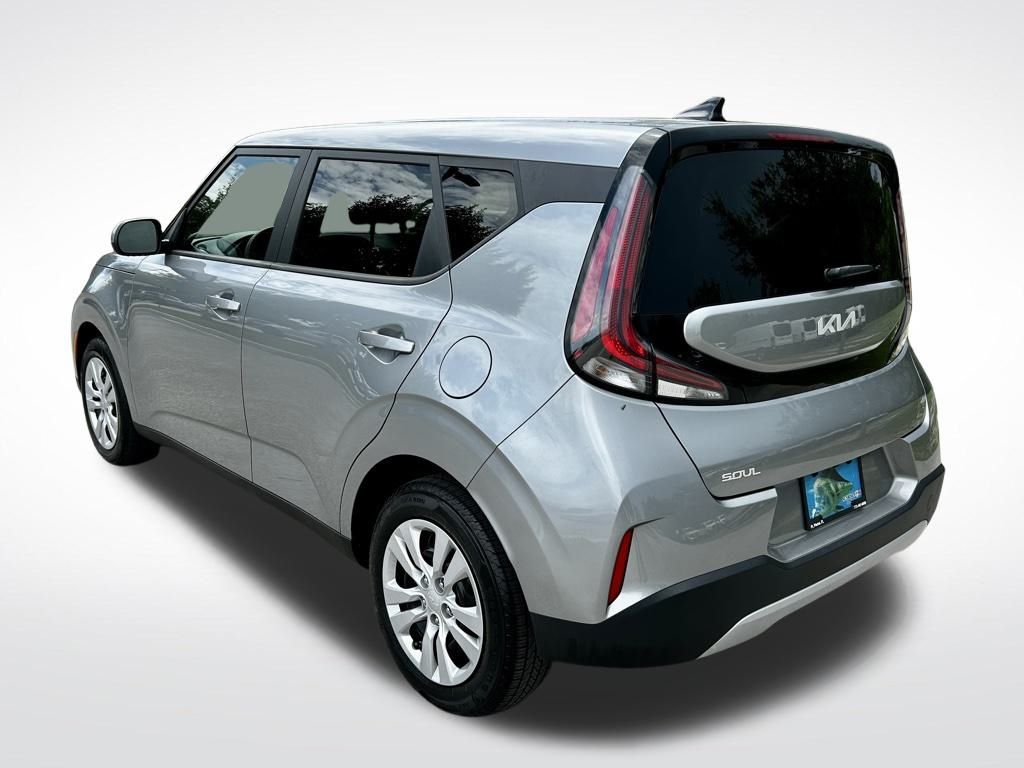 2023 Kia Soul LX photo 4