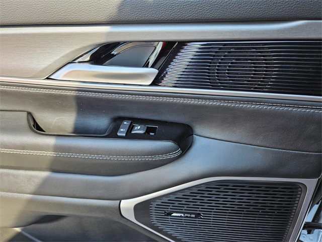 2025 Jeep Wagoneer Series II Carbide photo 11