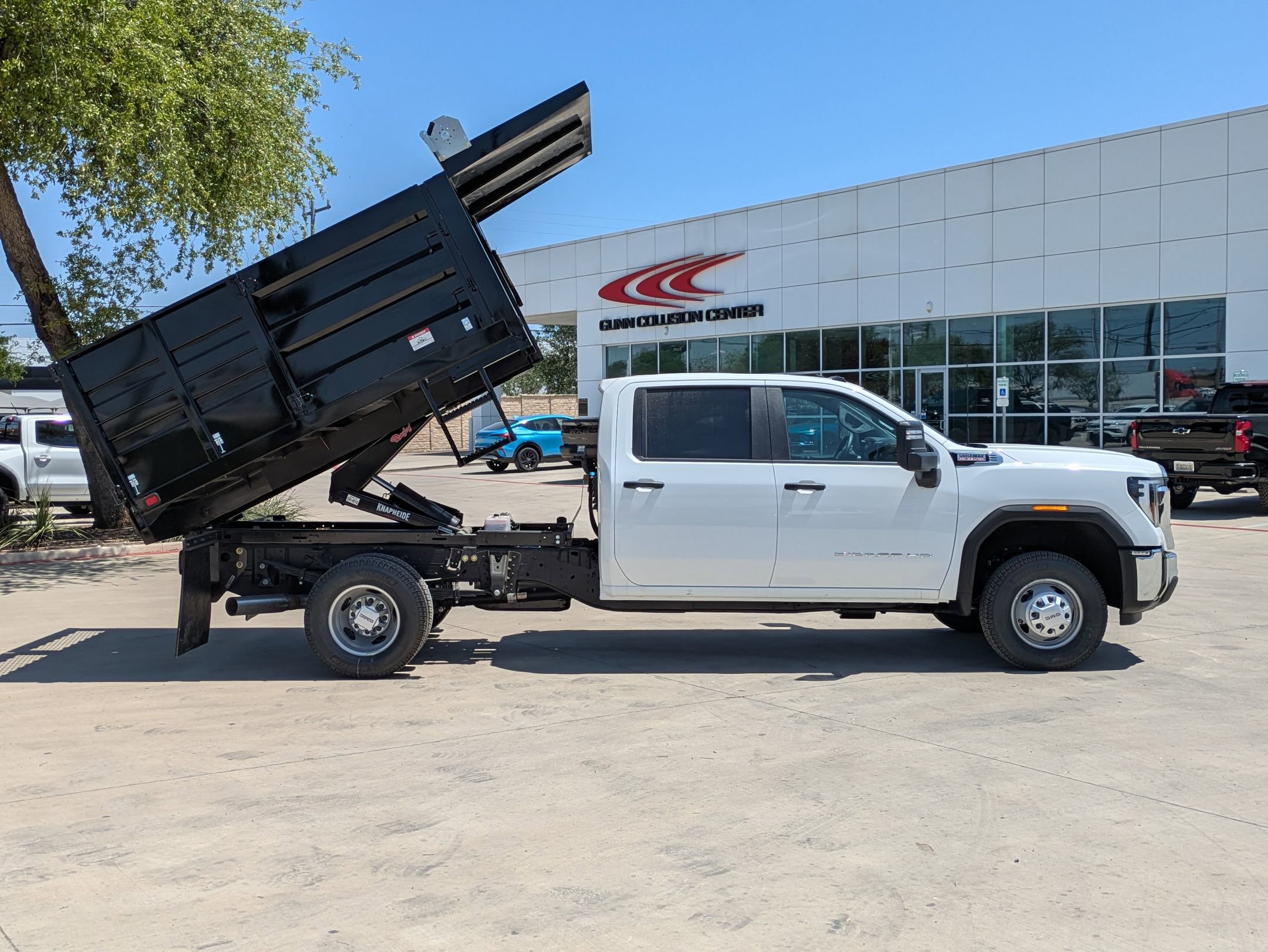 2025 Gmc Sierra 3500 HD Pro photo 4