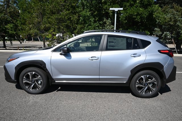 2025 Subaru Crosstrek Premium photo 2