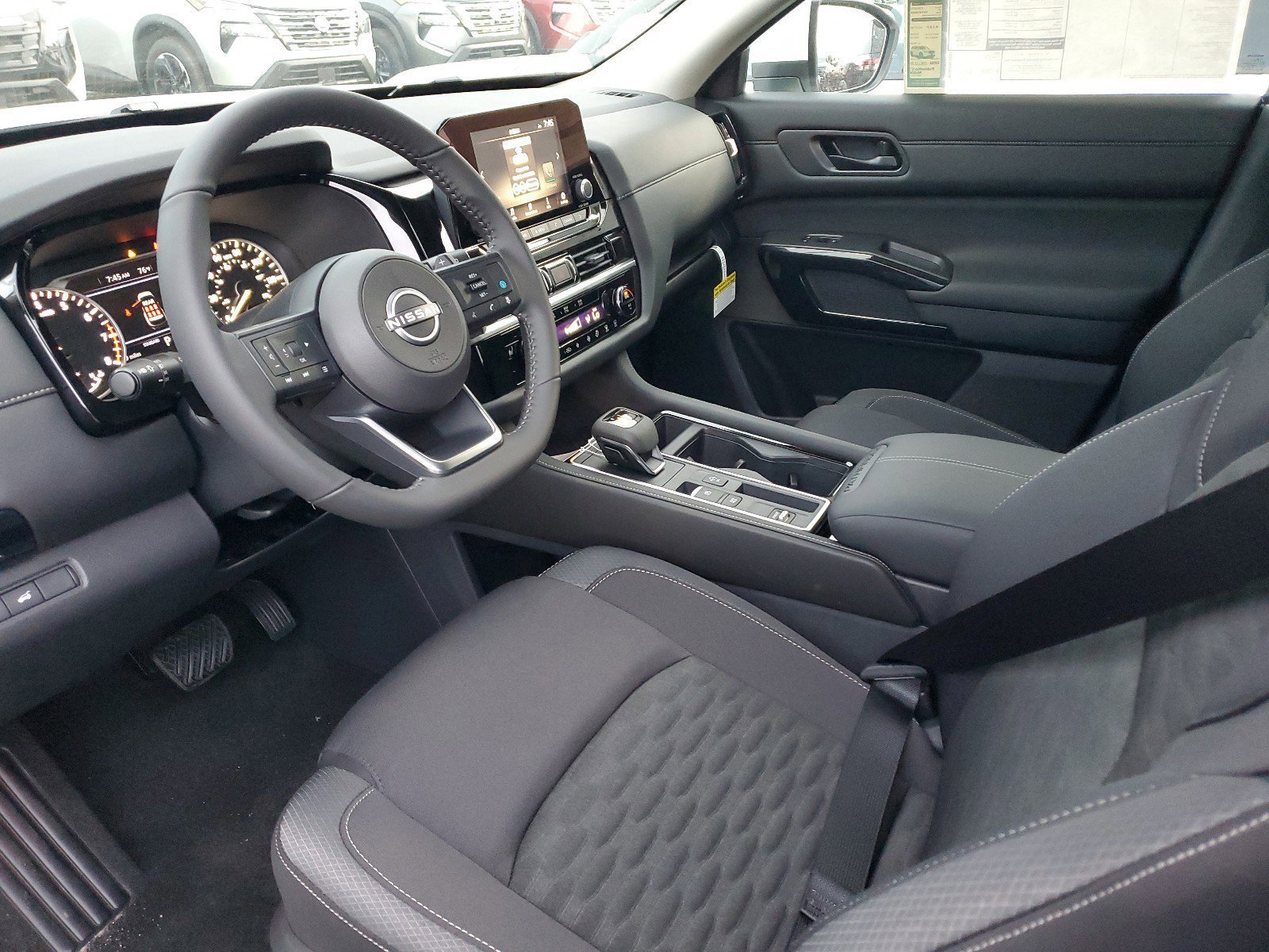 2025 Nissan Pathfinder SV photo 3